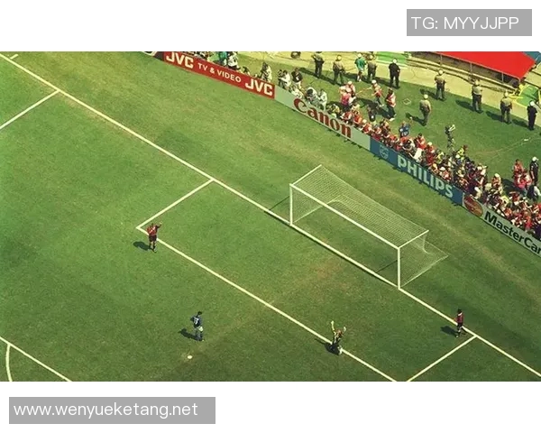 足坛巨星告别绿茵岁月回顾传奇生涯见证荣耀与泪水