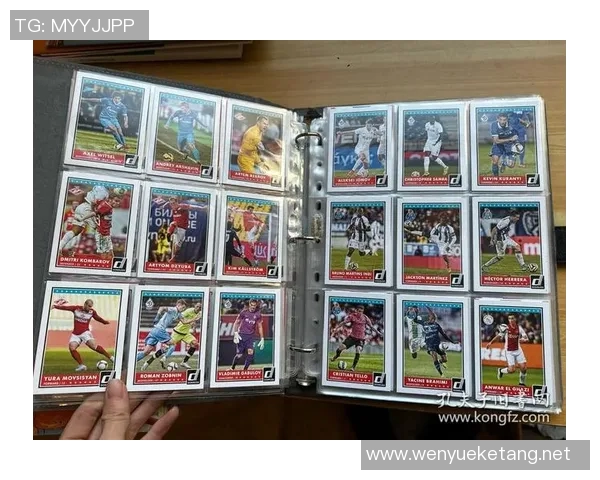 足球运动员开球星卡揭秘：探索球员背后的秘密与球场瞬间的独特魅力